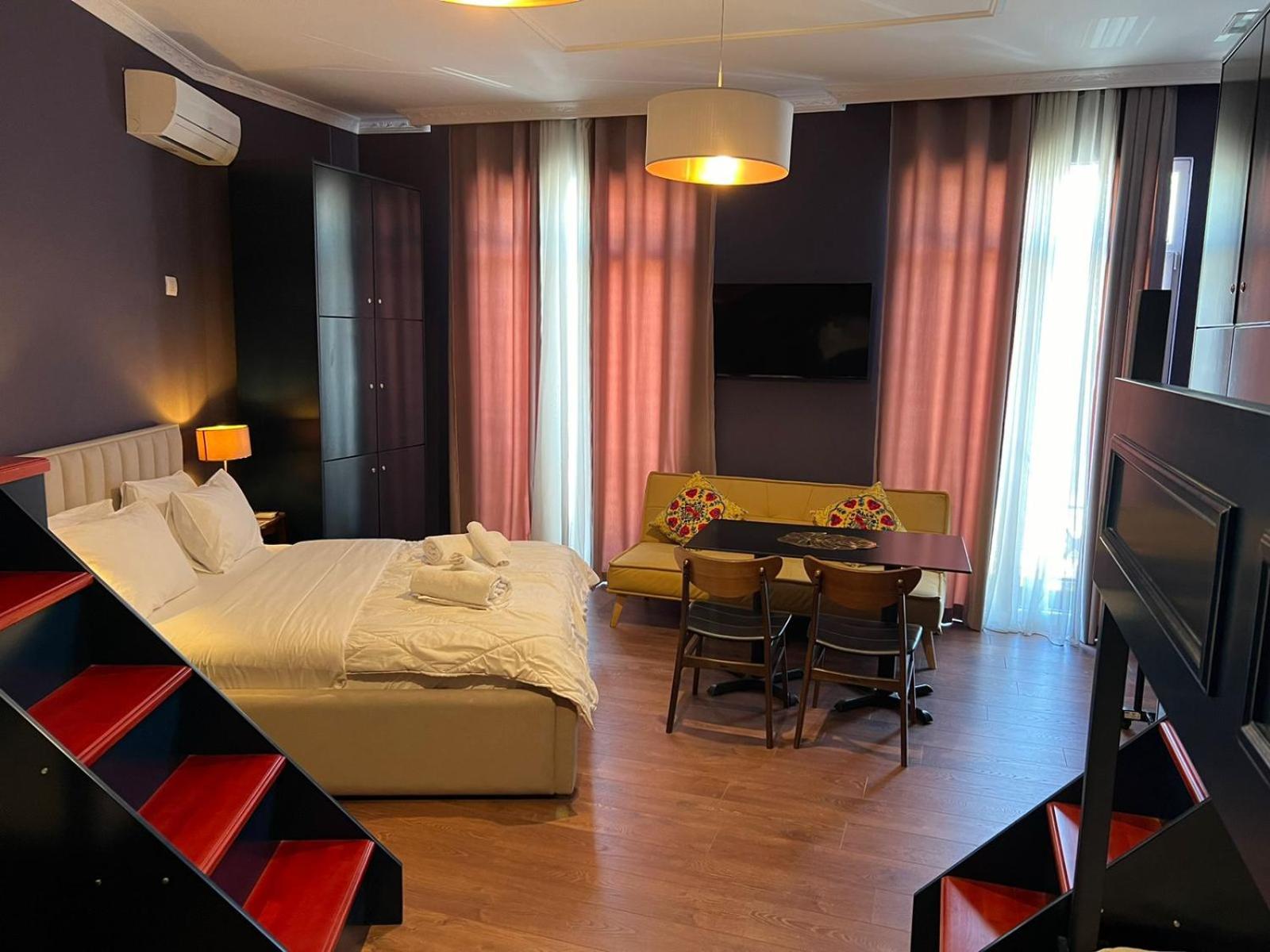 Amo'S Hotel Shkodra Exterior foto